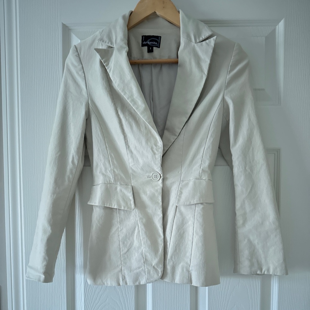 Dynamite cream blazer